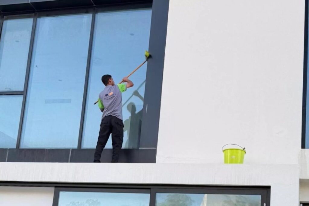 Office deep cleaning services in Dubai